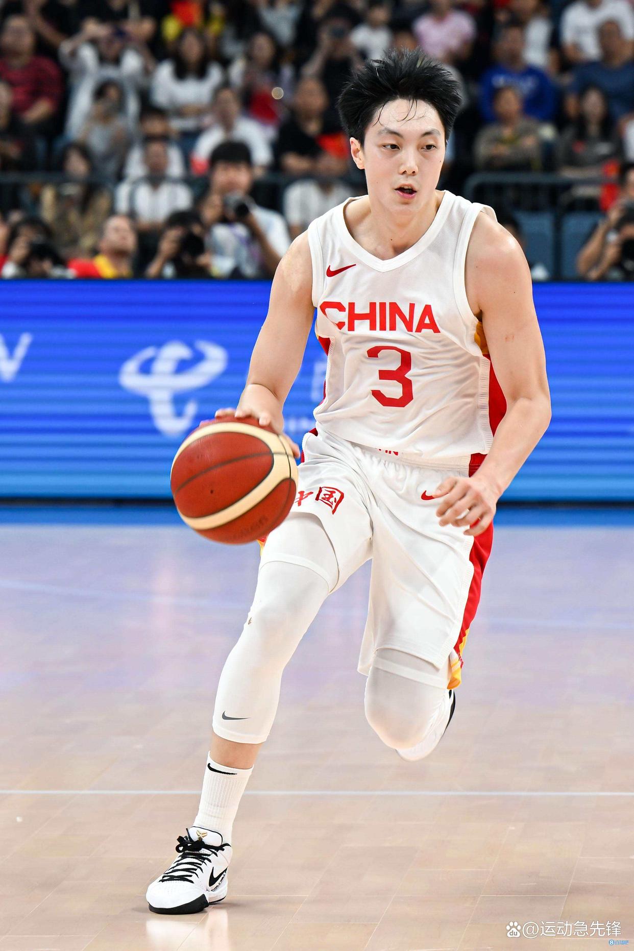 关于今晚亚冠焦点战，深圳男篮战术微调，媒体盛赞，细节决定成败的信息